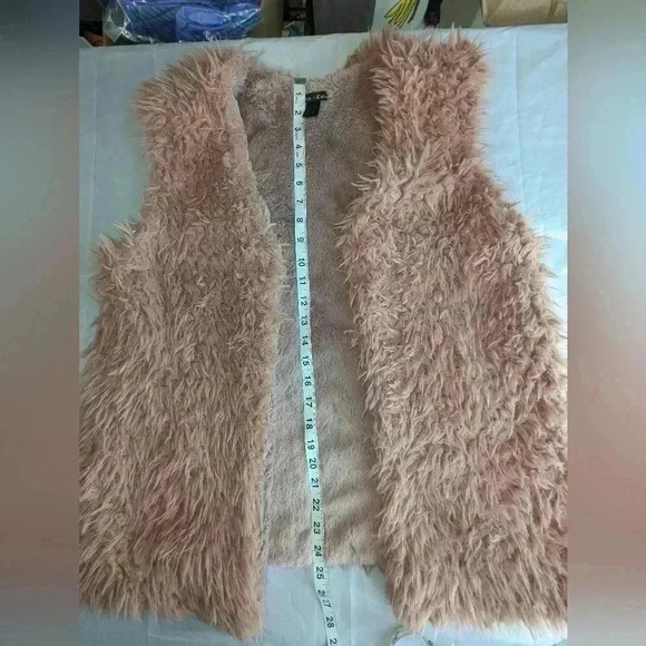 ELLIE KATE Sz S/M Faux Fur Vest. Dust Rose. Front Hook Closure. Open Front - Picture 10 of 11